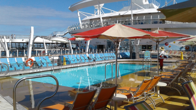 Oasis of the Seas Pool Area